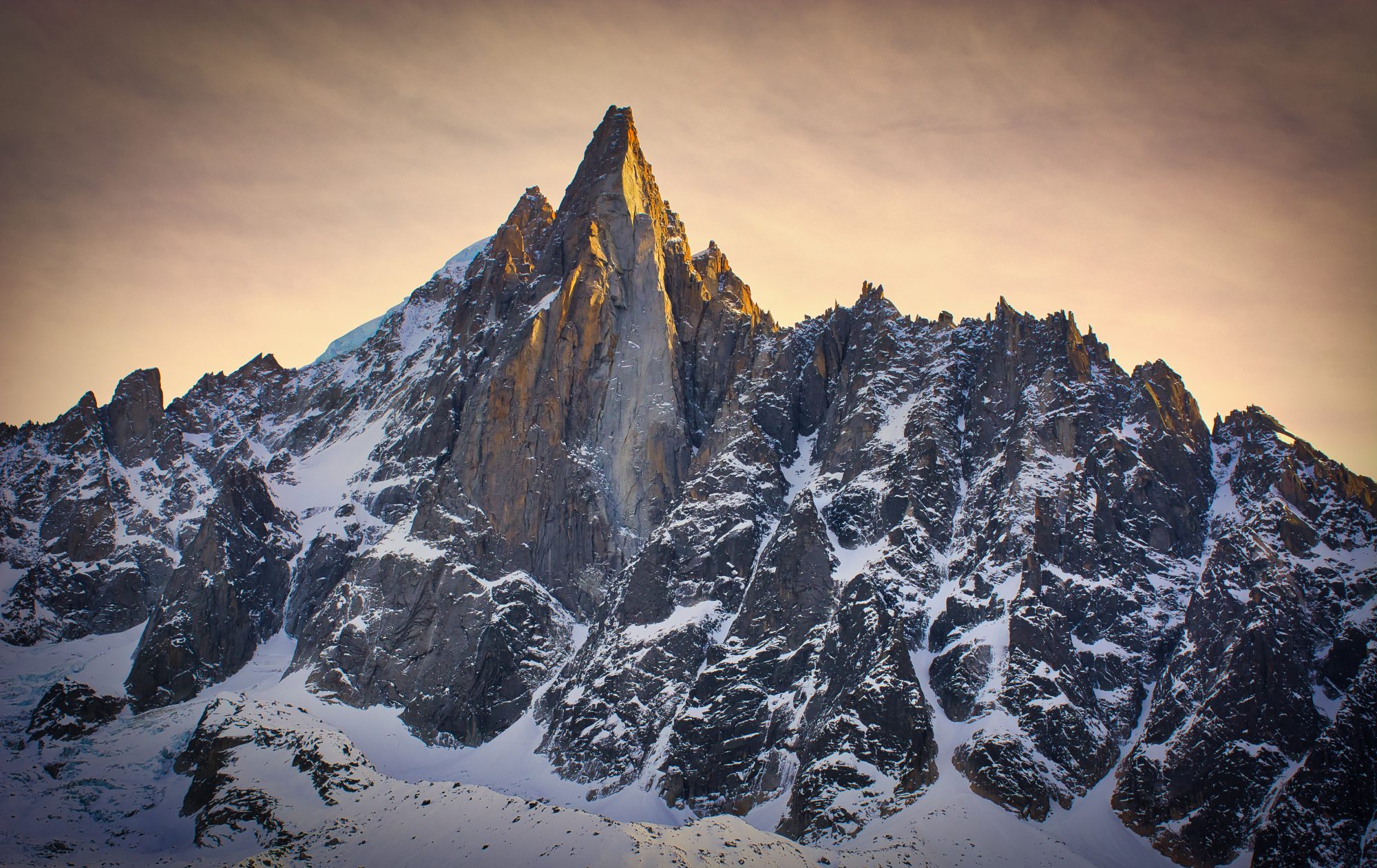 Drus-massif-mont-blanc-chamonix-montenvers